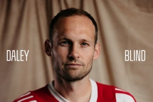 36岁落叶归根！官方：前曼联、拜仁后卫布林德自由身重返阿贾克斯