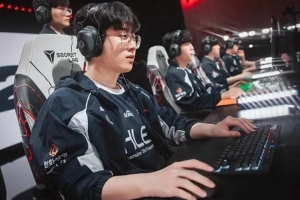 Zeus：乌鸦是作为最后的终极杀手锏准备的英雄，本来不太想掏出来